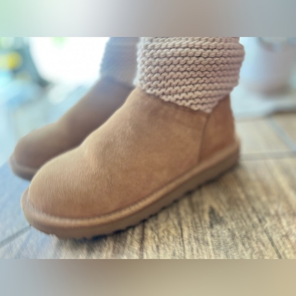 UGG Boot EUC Size 10-11 worn once LIKE NEW no tags - Picture 10 of 16